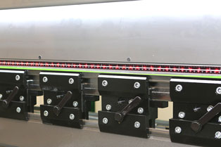 LED BAR GUIDING SYSTEM 
